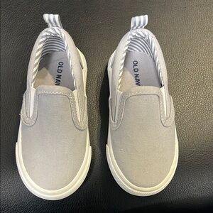 Old Navy Light Gray Slip-On Shoes